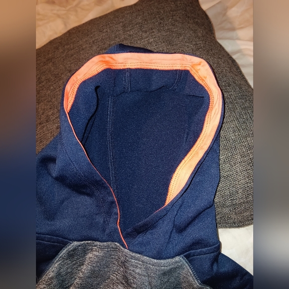 Adidas hoody - Picture 6 of 8